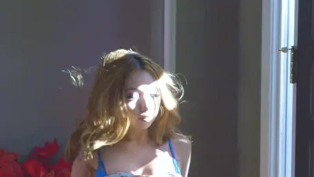 Big Wet Butts: Wet Kat Dior hair pulling gaping